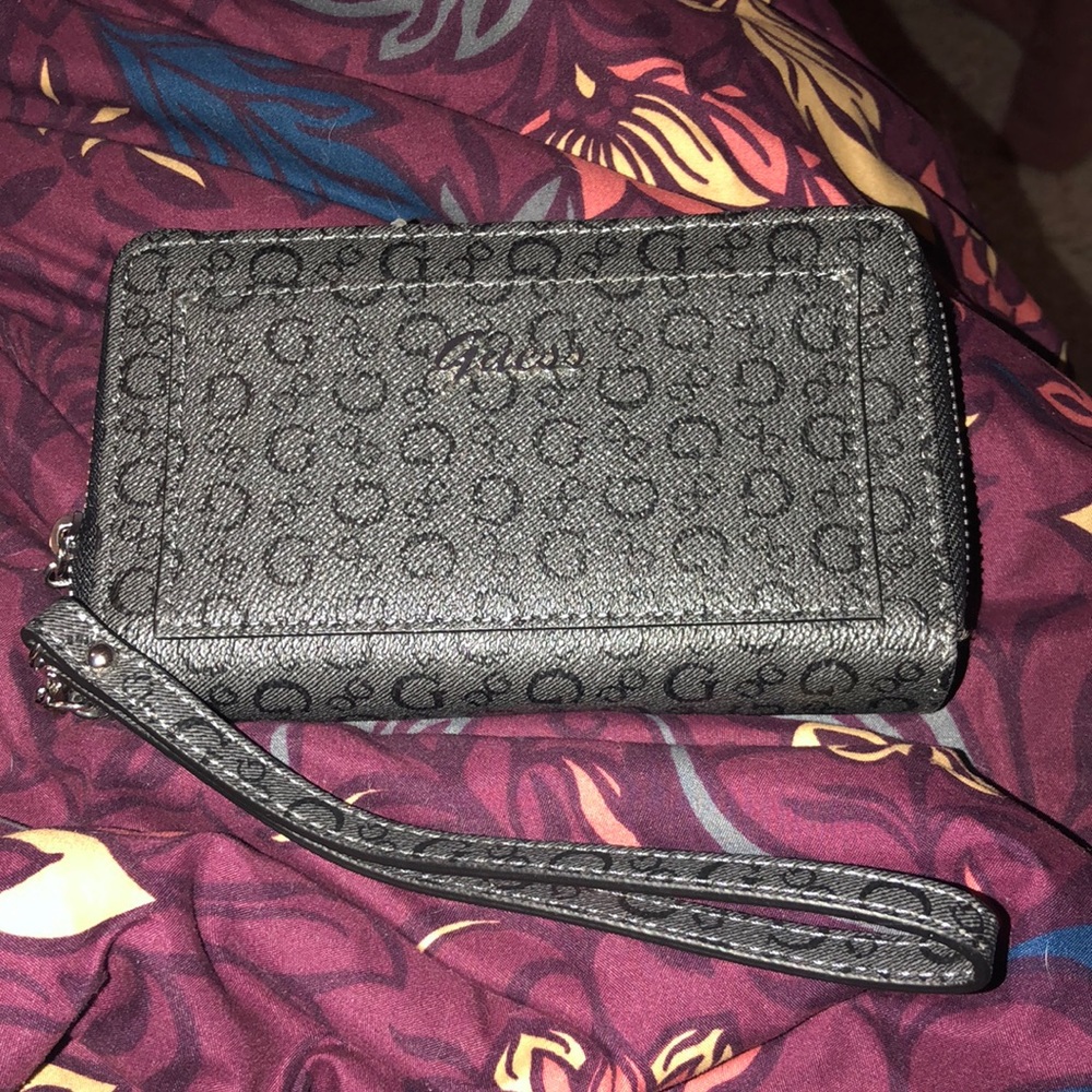 Guess wallet